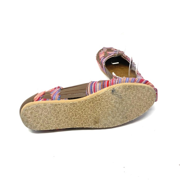 Toms - Picture 3 of 7